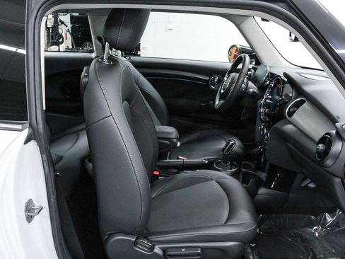 Certified 2023 MINI Cooper 2-Door Hardtop image 18