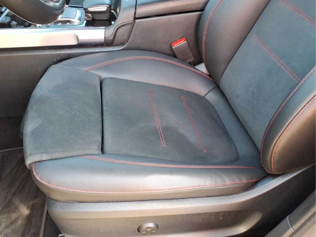 Used 2021 Mercedes-Benz GLB 250 4MATIC image 16