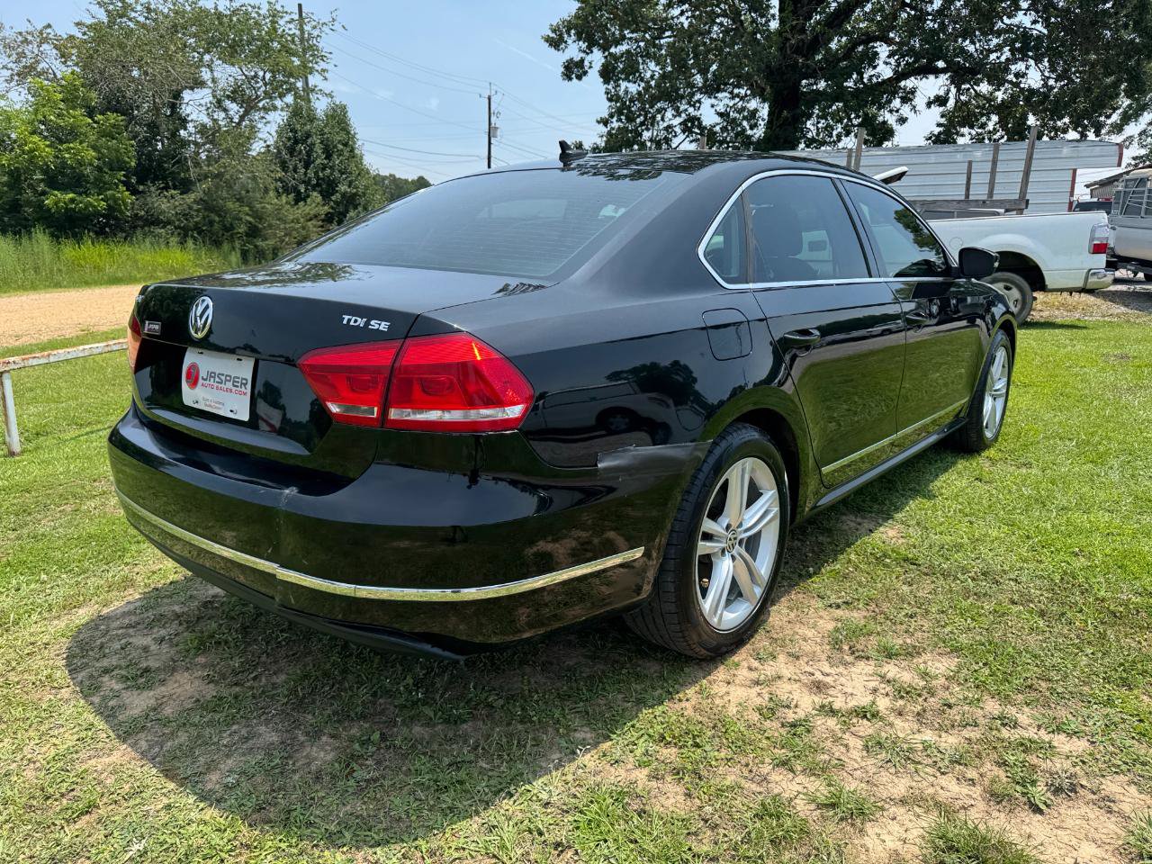 Used 2013 Volkswagen Passat TDI SE FWD image 3