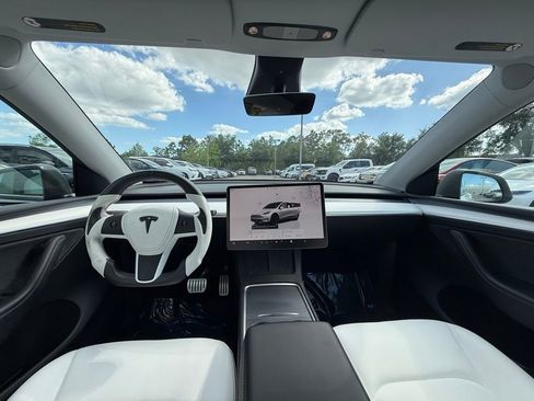 Used 2023 Tesla Model Y Performance image 18