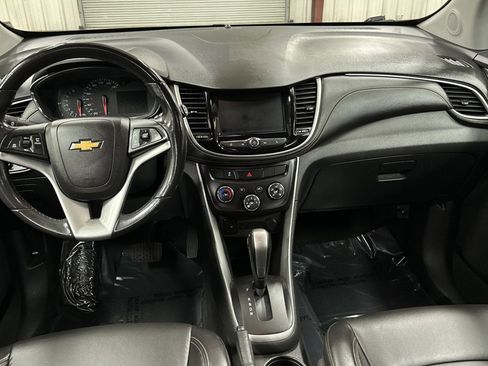Used 2022 Chevrolet Trax LT w/ Redline Edition image 20