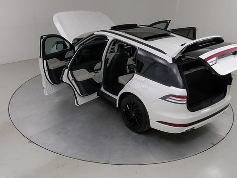 Used 2025 Lincoln Aviator Reserve w/ Equipment Group 201A AWD/4WD image 57