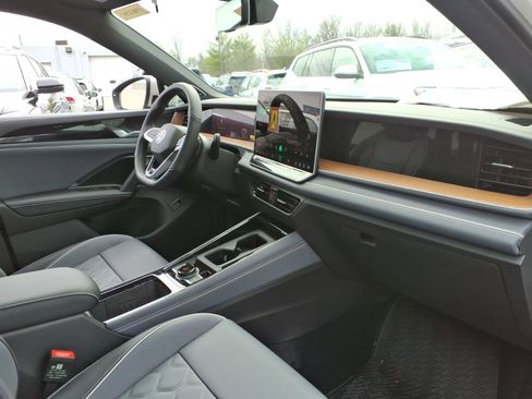 New 2026 Volkswagen Tiguan SEL R-Line image 6