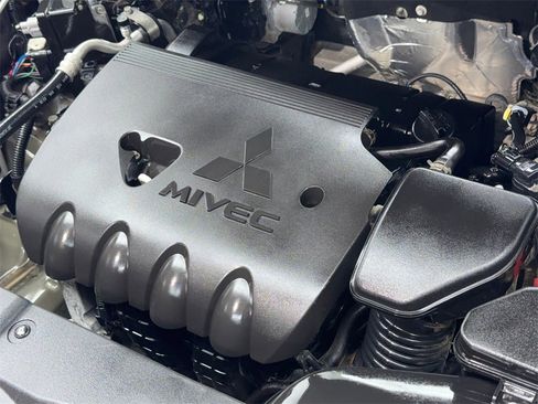 Used 2020 Mitsubishi Outlander ES image 52