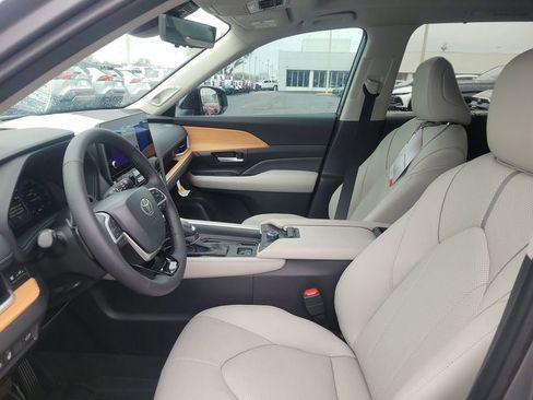 New 2026 Toyota Grand Highlander Platinum image 19