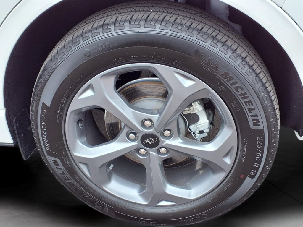Used 2024 Ford Escape ST-Line w/ Tech Pack #1 AWD/4WD image 7
