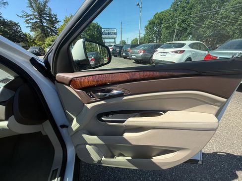Used 2015 Cadillac SRX Luxury FWD image 23