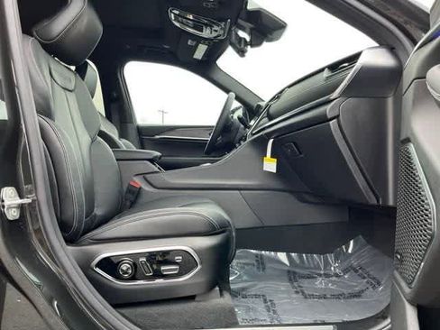 New 2025 Jeep Grand Cherokee L Overland w/ Luxury Tech Group IV image 38