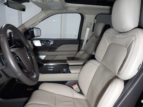 Used 2022 Lincoln Navigator Reserve AWD/4WD image 18