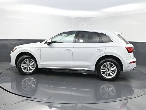 Used 2024 Audi Q5 2.0T Premium w/ Convenience Package image 42