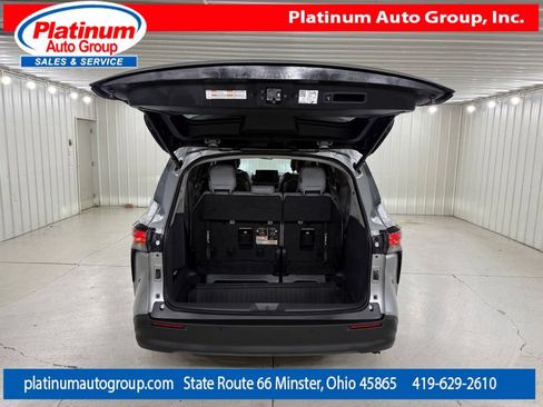 Used 2023 Toyota Sienna XLE AWD/4WD image 33