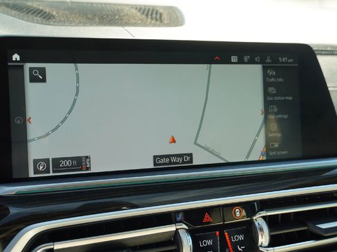 Used 2021 BMW X5 xDrive40i w/ M Sport Package image 13