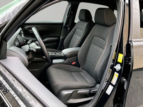 Used 2025 Honda HR-V Sport image 8