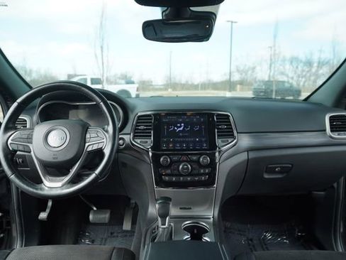 Used 2020 Jeep Grand Cherokee Altitude image 25