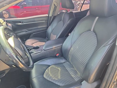 Used 2022 Toyota Camry SE FWD image 9