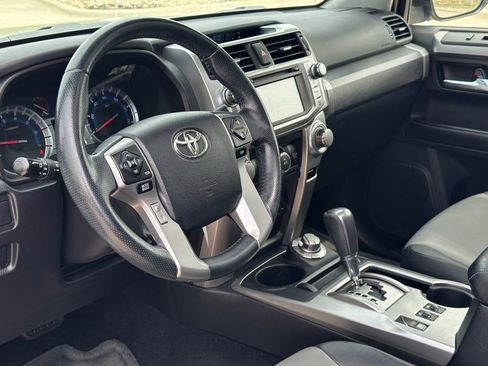 Used 2016 Toyota 4Runner SR5 Premium image 12