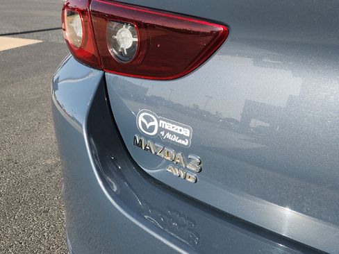 Used 2025 MAZDA MAZDA3 s image 10