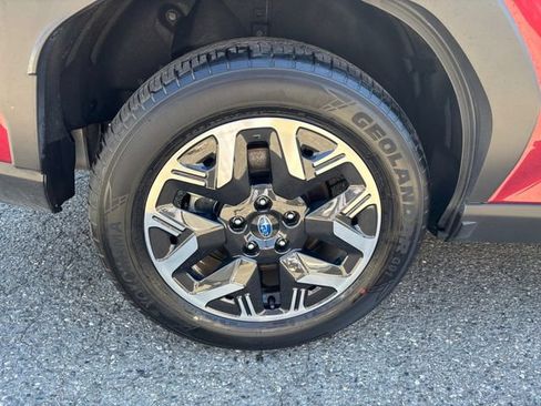 Certified 2025 Subaru Forester Premium AWD/4WD image 28
