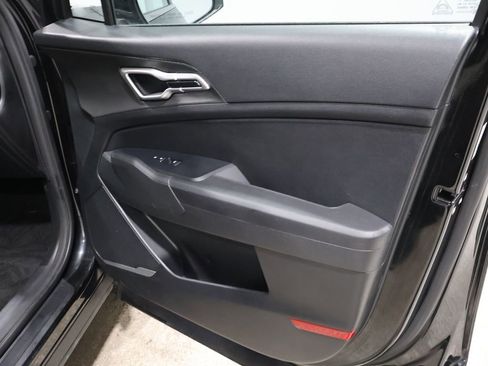 Used 2024 Kia Sportage LX image 23