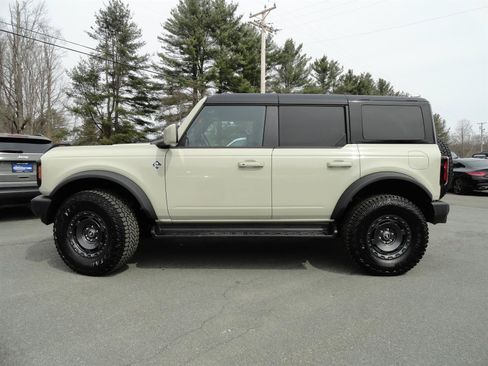 Used 2025 Ford Bronco Outer Banks w/ Sasquatch Package AWD/4WD image 8