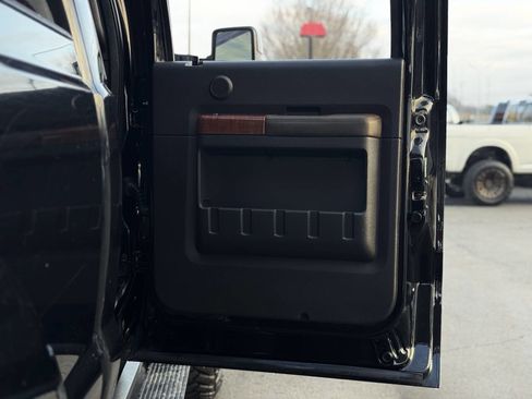 Used 2016 Ford F250 King Ranch w/ King Ranch w/Chrome Package image 39