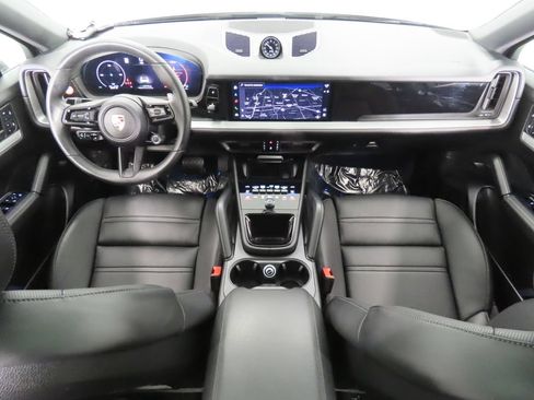 Certified 2025 Porsche Cayenne E-Hybrid Coupe AWD/4WD image 15