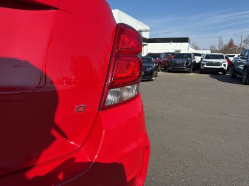 Used 2020 Chevrolet Trax LT w/ LT Convenience Package image 28