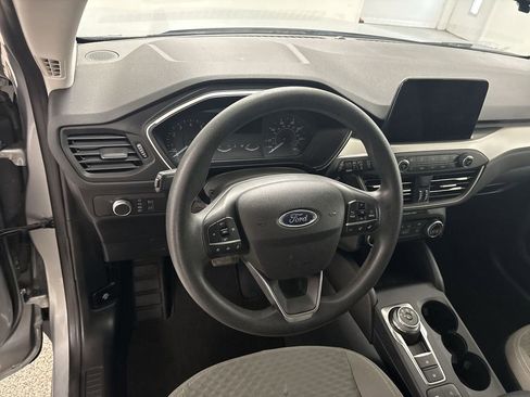 Used 2022 Ford Escape SE image 13