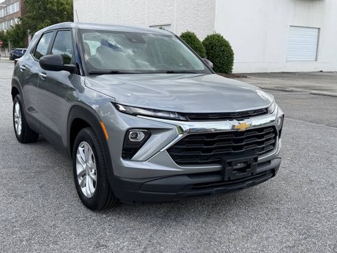 Used 2024 Chevrolet TrailBlazer LS FWD image 4