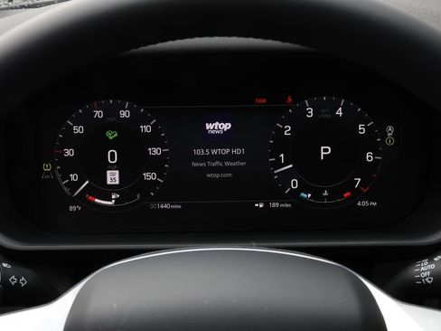 Used 2025 Land Rover Discovery Dynamic SE AWD/4WD image 18