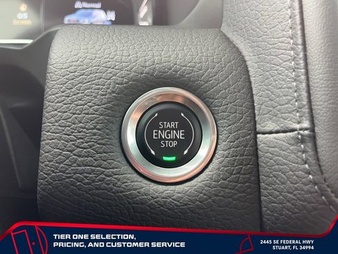 Used 2024 GMC Yukon XL Denali AWD/4WD image 30