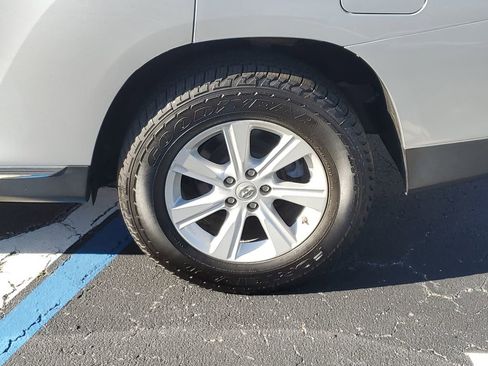 Used 2013 Toyota Highlander SE image 13