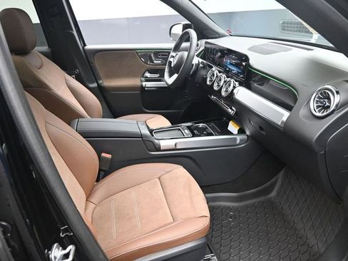 New 2026 Mercedes-Benz GLB 250 image 28