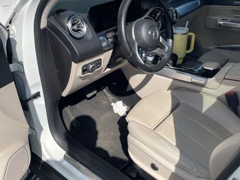 Used 2021 Mercedes-Benz GLB 250 image 4
