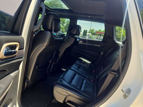 Used 2017 Jeep Grand Cherokee Overland AWD/4WD image 20