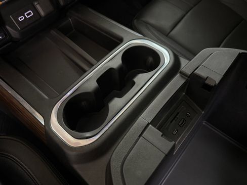 Used 2022 Chevrolet Silverado 2500 High Country w/ Technology Package image 41