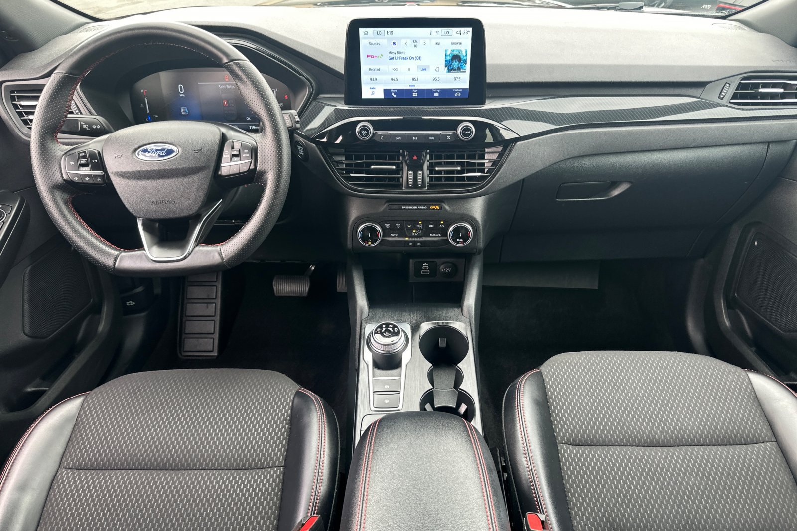 Used 2025 Ford Escape ST-Line AWD/4WD image 13