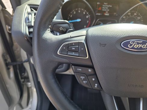 Used 2017 Ford Escape Titanium FWD image 25