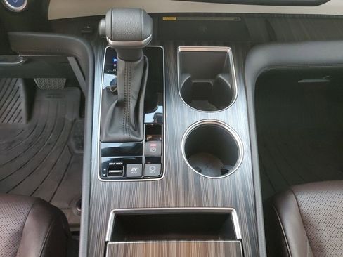 Used 2023 Toyota Sienna Platinum image 42