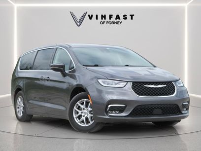 Used 2023 Chrysler Pacifica Touring-L