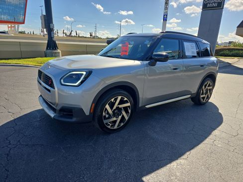 Certified 2025 MINI Cooper Countryman S image 8