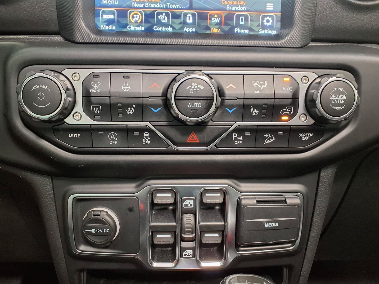 Used 2021 Jeep Wrangler Unlimited Sahara AWD/4WD image 27