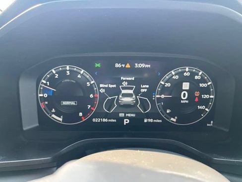 Used 2024 Mitsubishi Outlander SE AWD/4WD image 19