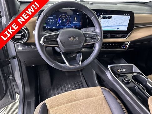 Used 2025 Chevrolet Equinox ACTIV w/ Safety and Technology Package image 21