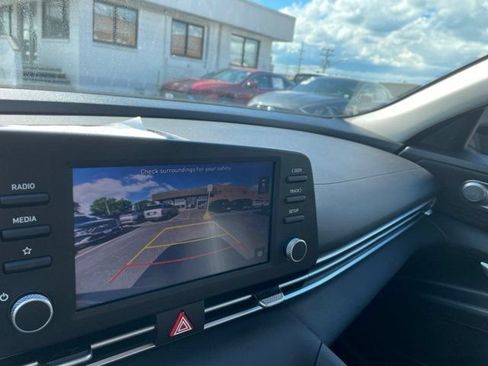 Used 2023 Hyundai Elantra SEL FWD image 14
