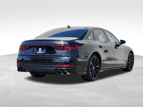 Used 2022 Audi S8 w/ S8 Comfort Plus Package AWD/4WD image 9