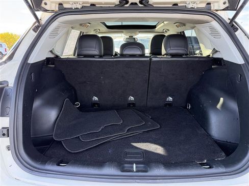 Used 2018 Jeep Compass Latitude image 13