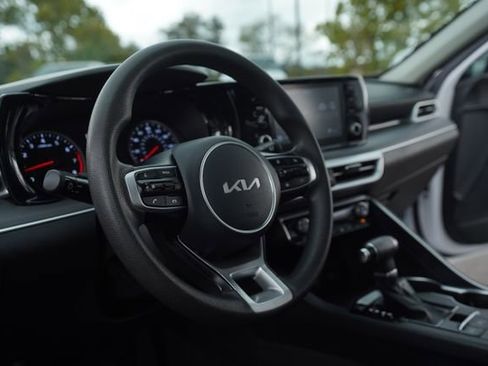 Used 2022 Kia K5 LXS image 27