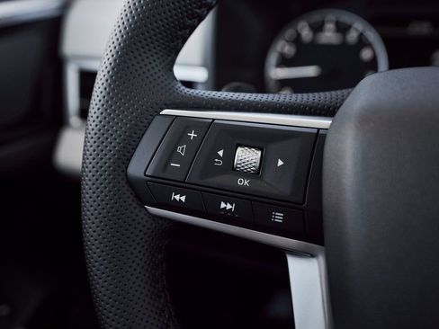 Used 2025 Mitsubishi Outlander SE FWD image 33