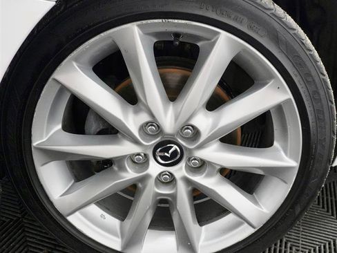 Used 2017 MAZDA MAZDA3 Grand Touring w/ Premium Equipment Package FWD image 3